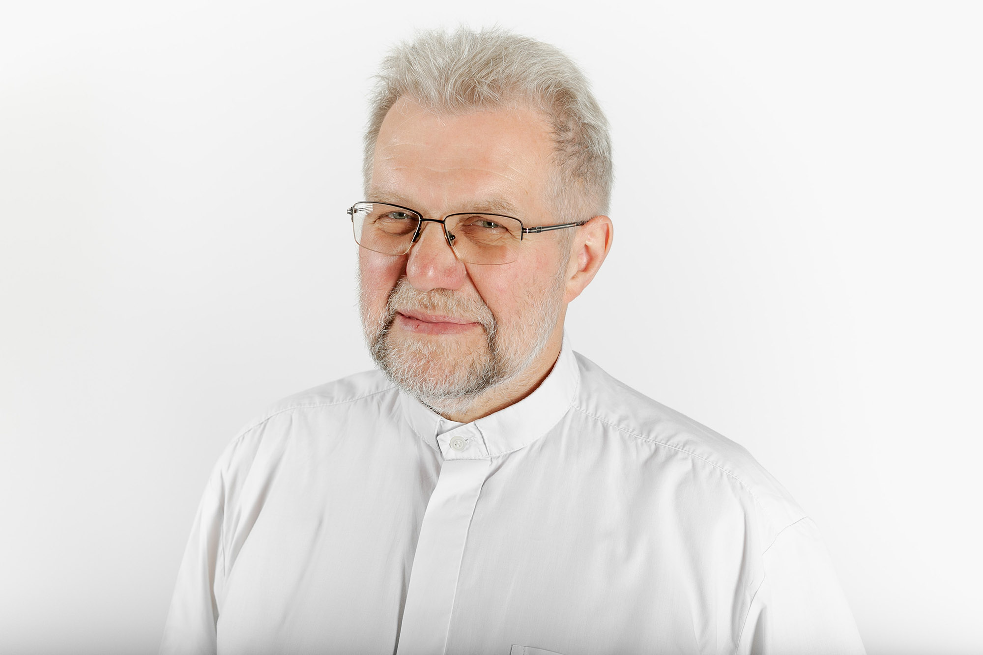 62-річний отець Михайло Димид вирішив вакцинуватися від COVID-19